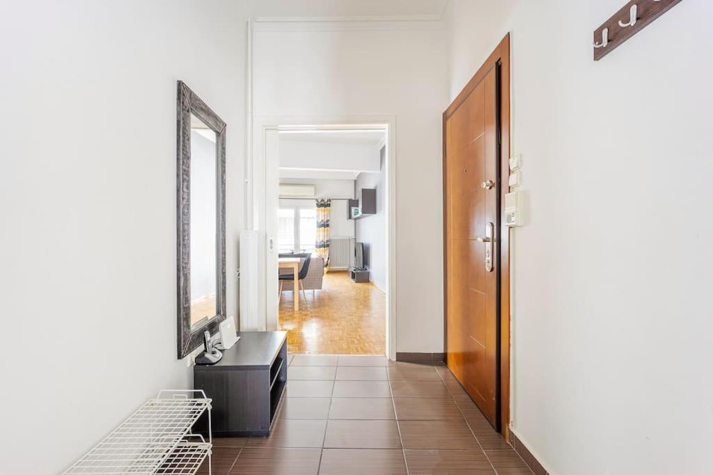 Apartment In The Middle Of Everything Athen Exterior foto