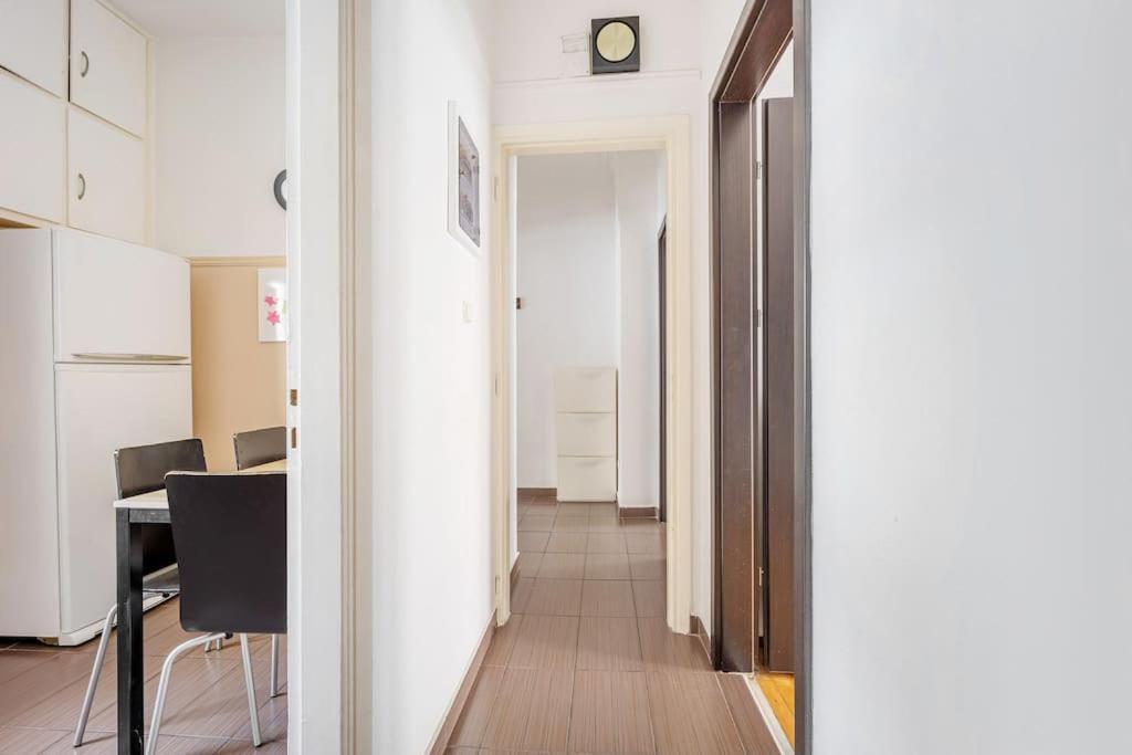 Apartment In The Middle Of Everything Athen Exterior foto