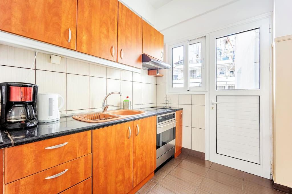 Apartment In The Middle Of Everything Athen Exterior foto